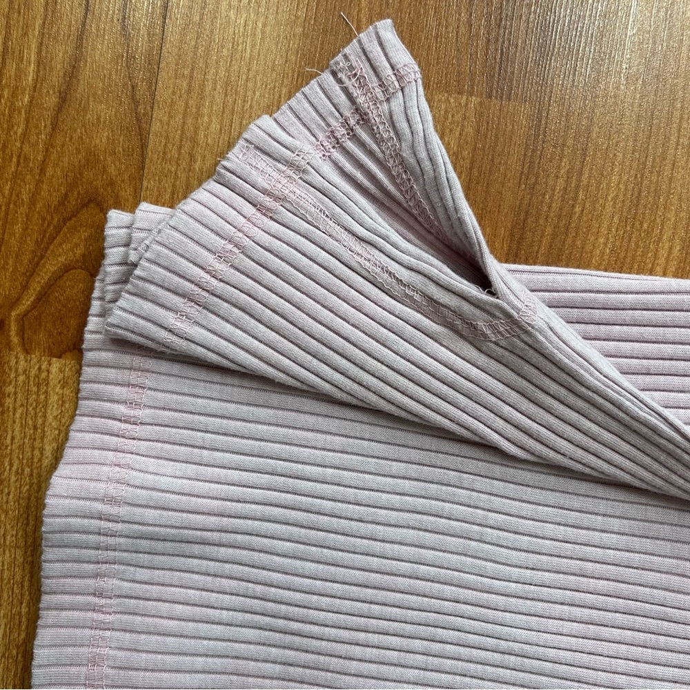 4/$15 Reitmans pink t-shirt ribbed top - Picture 6 of 7